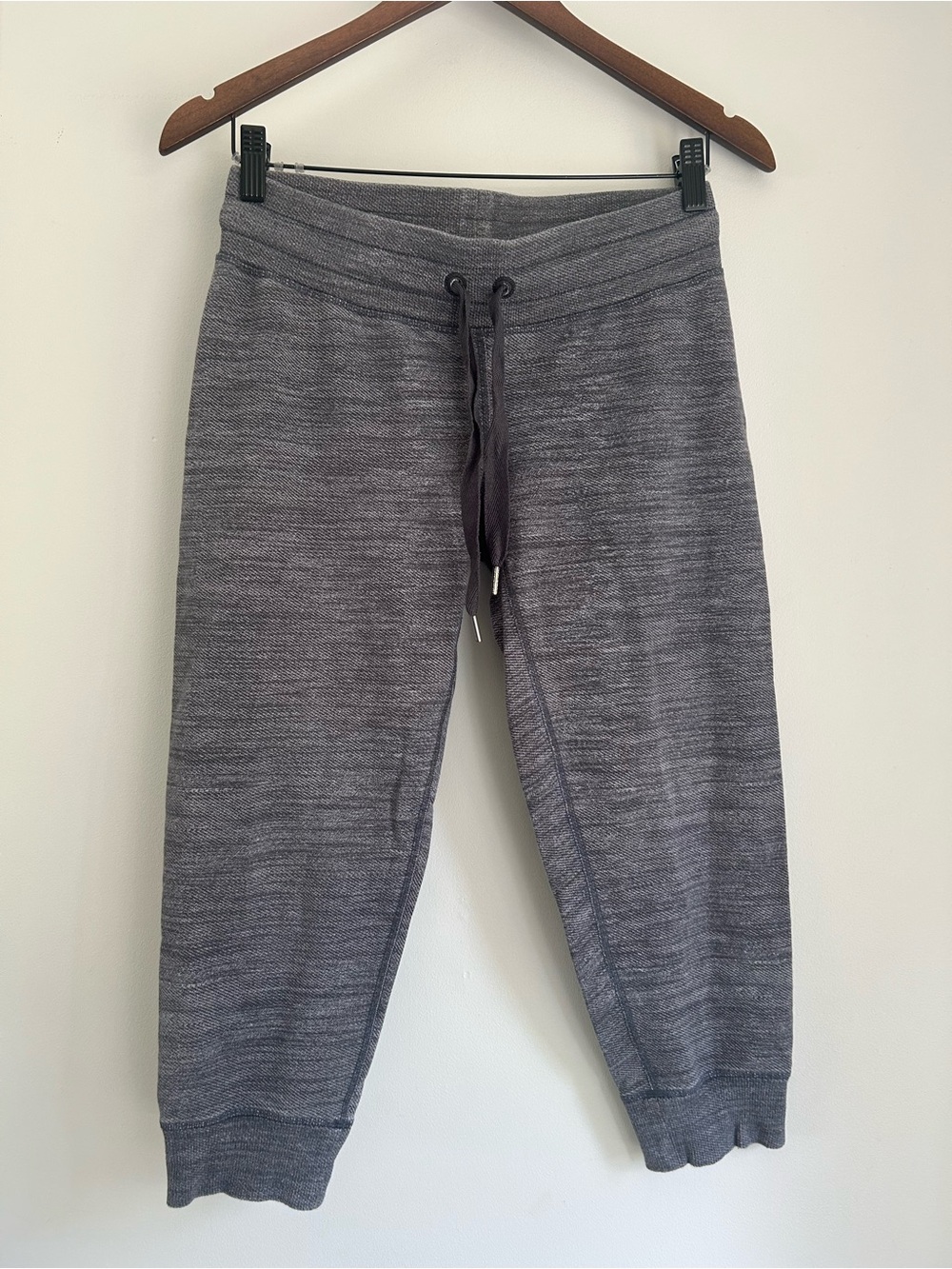 Lululemon Tea Lounge Jogger Crop Rare Size 4